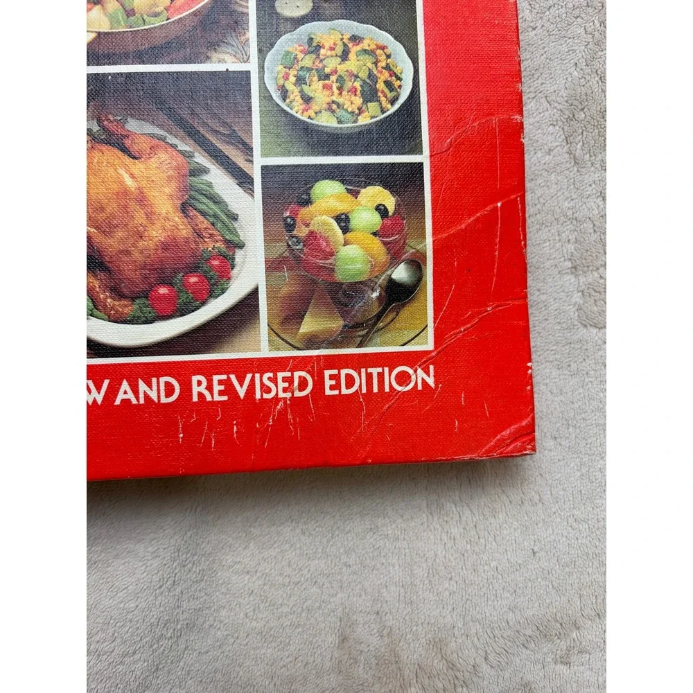 Betty Crocker Cookbook Golden Press 1980 Red Binder New Revised Edition Good